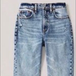 Abercrombie Mom High Rise Jeans Size 6L